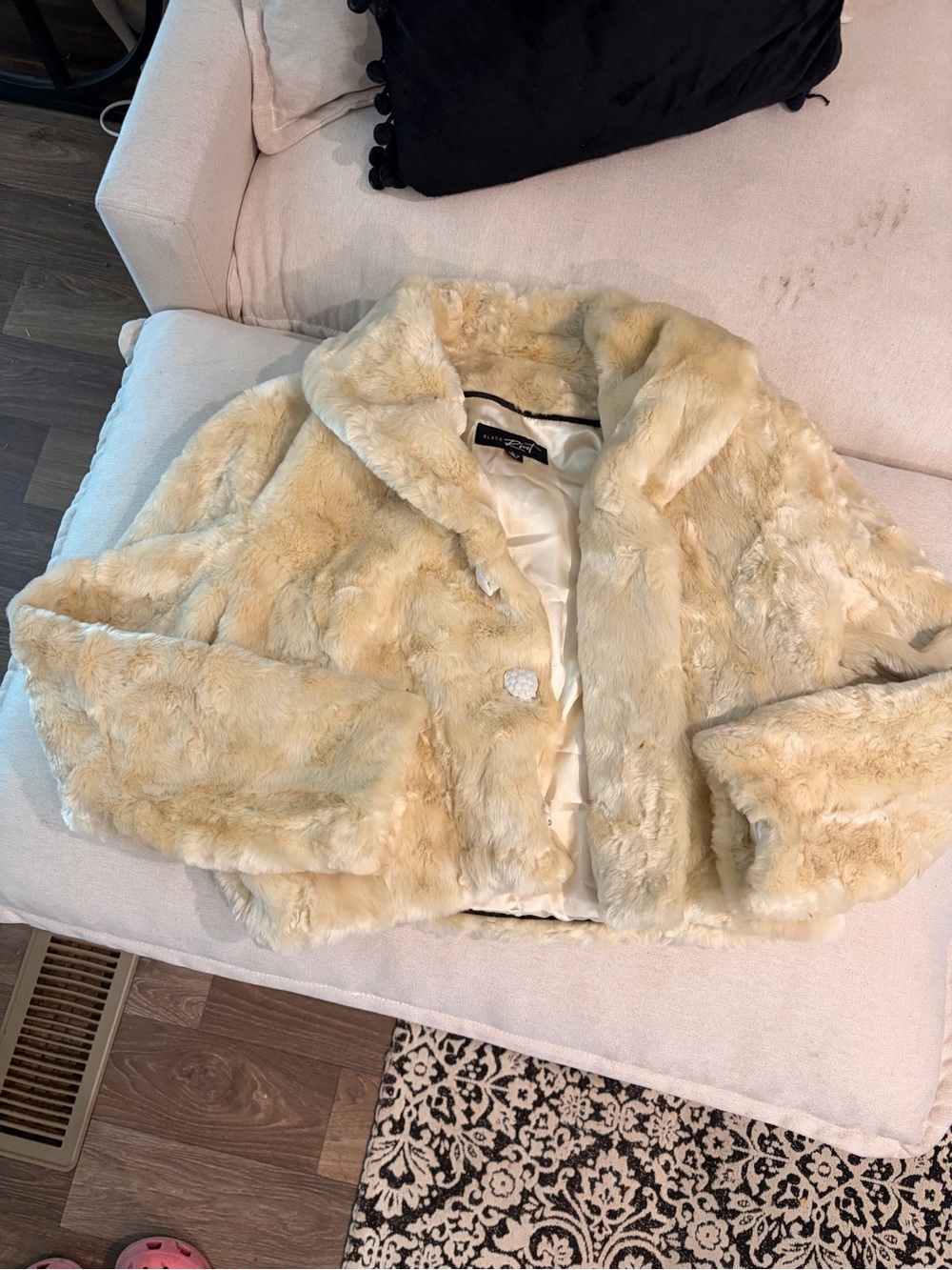 Black Rivet Cream Faux Fur Cropped Jacket